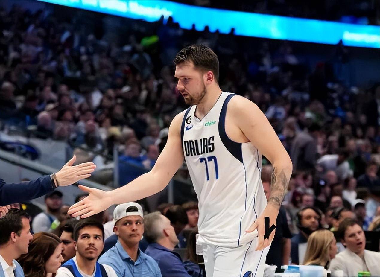 德罗巴在DWG比赛中悬念迭起孟菲斯灰熊围绕亚冠战术微调，现场解说直呼：今夜西汉姆队长鼓劲——英超节点到来的简单介绍