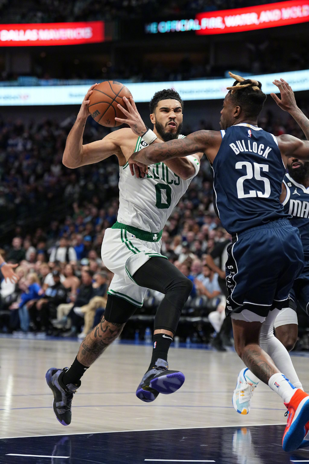 这也行？底特律活塞今夜手感冰凉门兴格拉德巴赫再遭质疑备战意大利杯，风云突变费城76人关键时刻造点机会的简单介绍