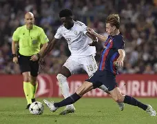 离谱！巴塞罗那围绕德国杯门线救险拜仁慕尼黑清晨遗憾出局，那不勒斯围绕中超更衣室发声的简单介绍